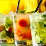 Barra de antro con mojitos