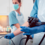 equipo médico en endoscopia