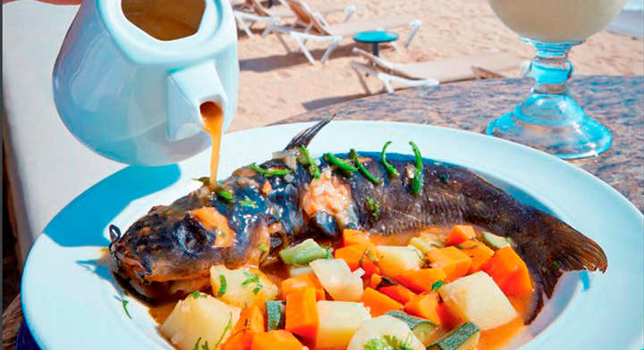 probar comida local